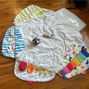 Lovevery Play Mat & Two Toys